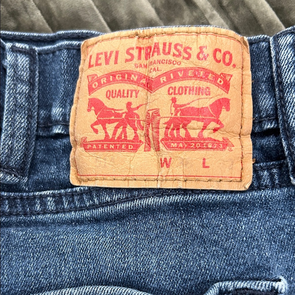Levi's 514 Straight Fit Jeans - Picture 2 of 7